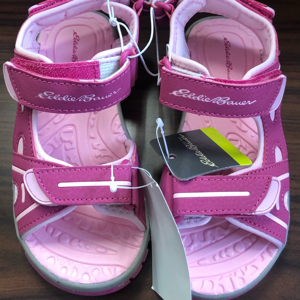 Brand New Fuchsia Pink size 13 Eddie Bauer Phinney Sandals